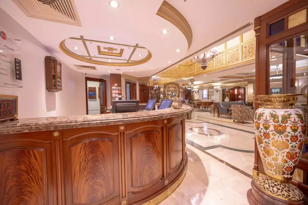 لابی CENTRAL PALACE